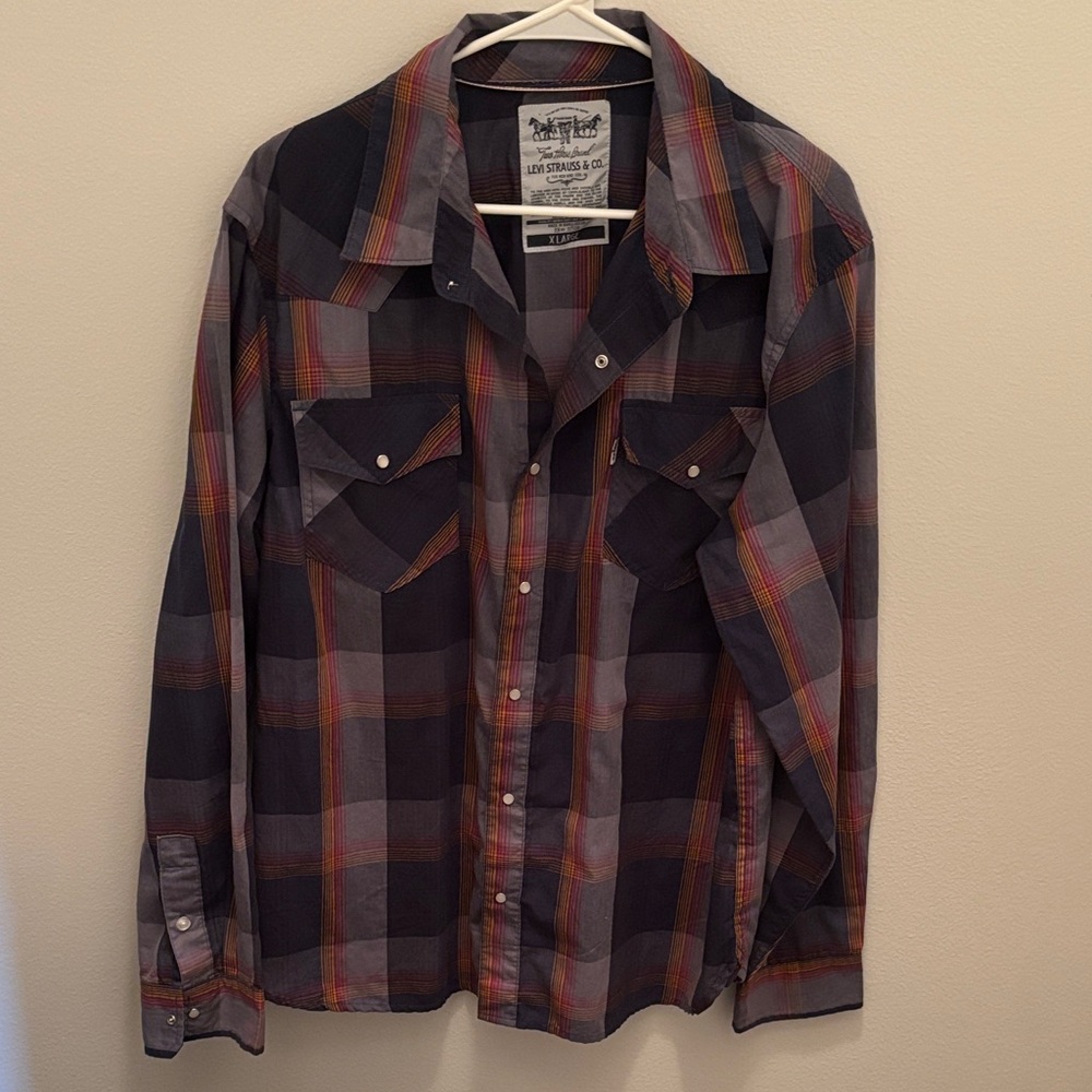 Levi's Men's Casual Plaid Shirt - Black, Red, and Gray